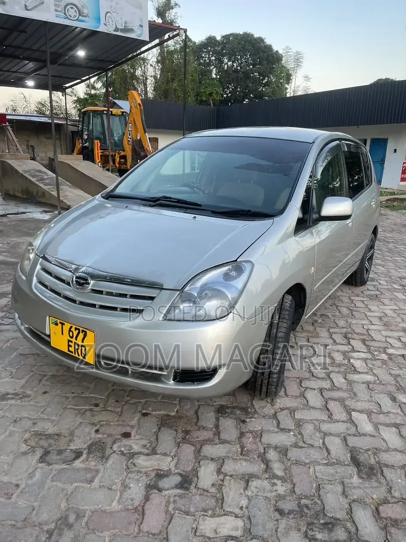 Toyota Corolla Spacio 2005 Silver