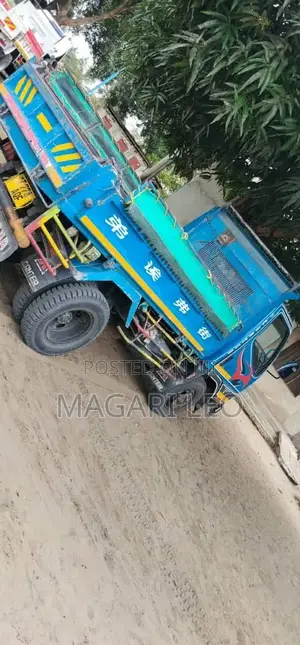 Mitsubishi Canter Tipper