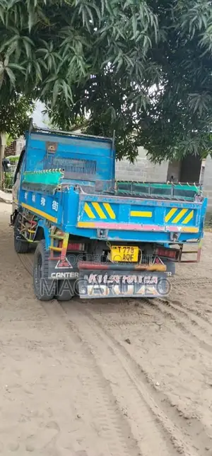 Mitsubishi Canter Tipper