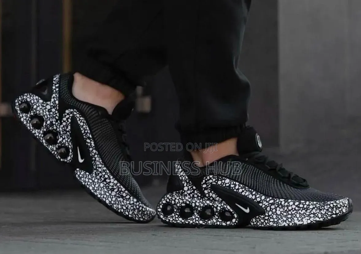 Brand Nike Dn Sneakers