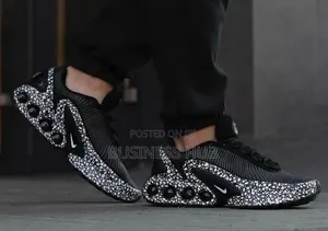 Brand Nike Dn Sneakers