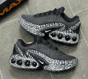 Brand Nike Dn Sneakers