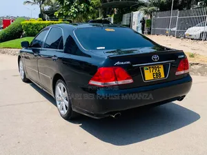 Toyota Crown Royale 2005 Black