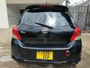 Toyota Vitz 2005 Black
