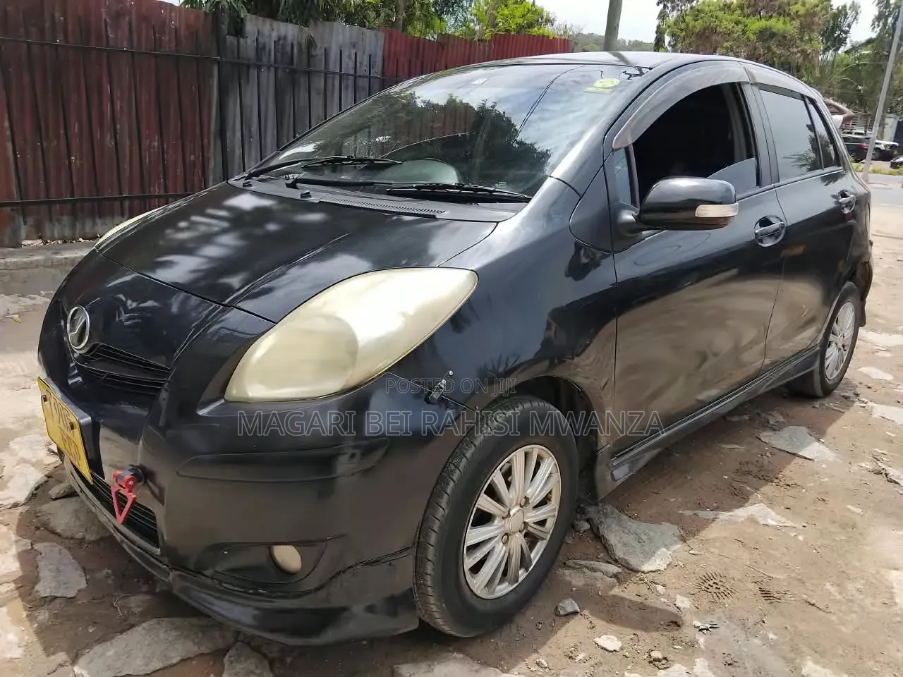 Toyota Vitz 2005 Black