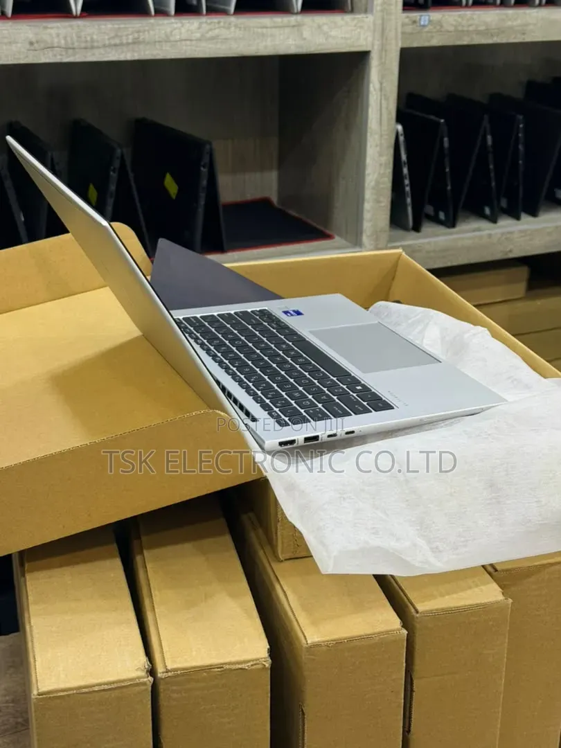 New Laptop HP EliteBook 840 G9 16GB Intel Core i7 SSD 512GB