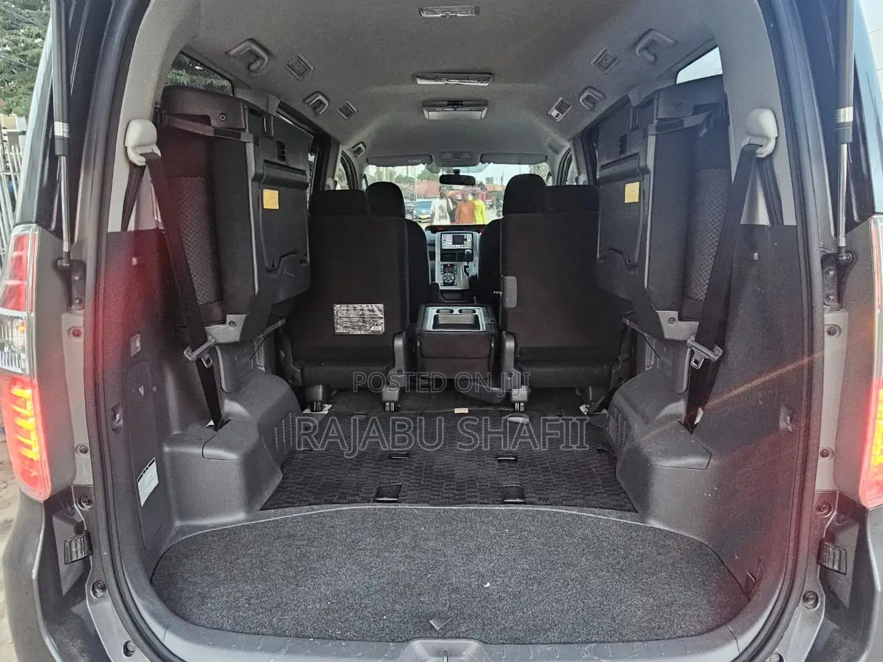 Toyota Noah 2.0 143hp FWD (7 Seater) 2008 Gray