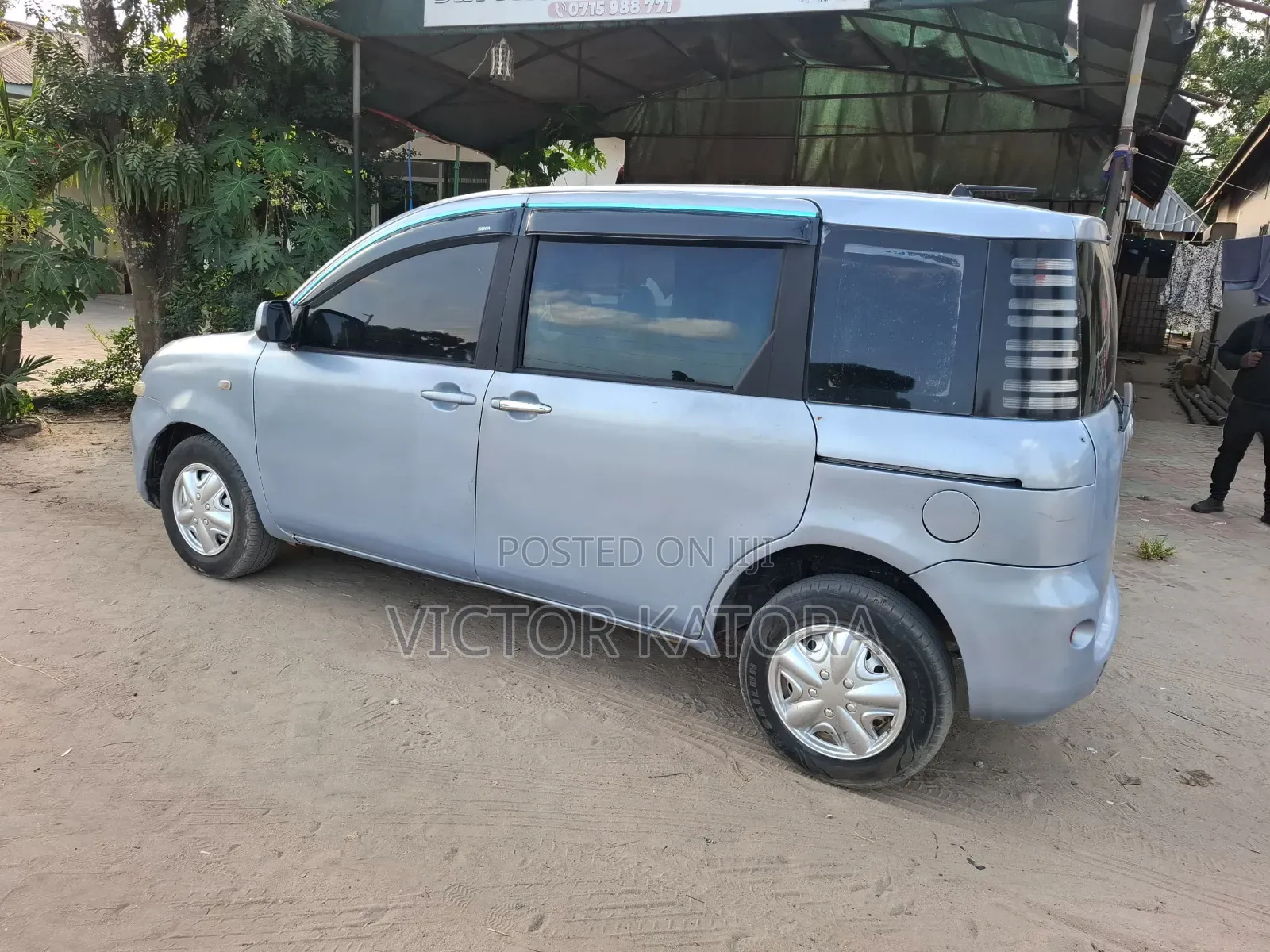 Toyota Sienta 2003