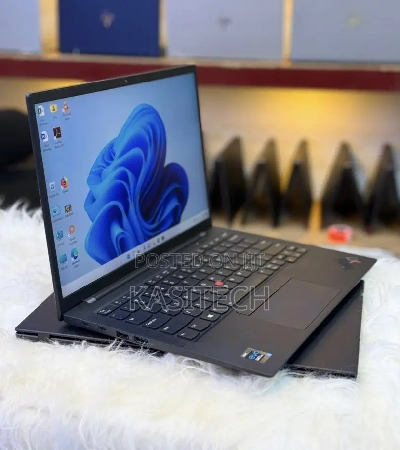 New Laptop Lenovo ThinkPad X1 Carbon 16GB Intel Core i7 SSD 256GB