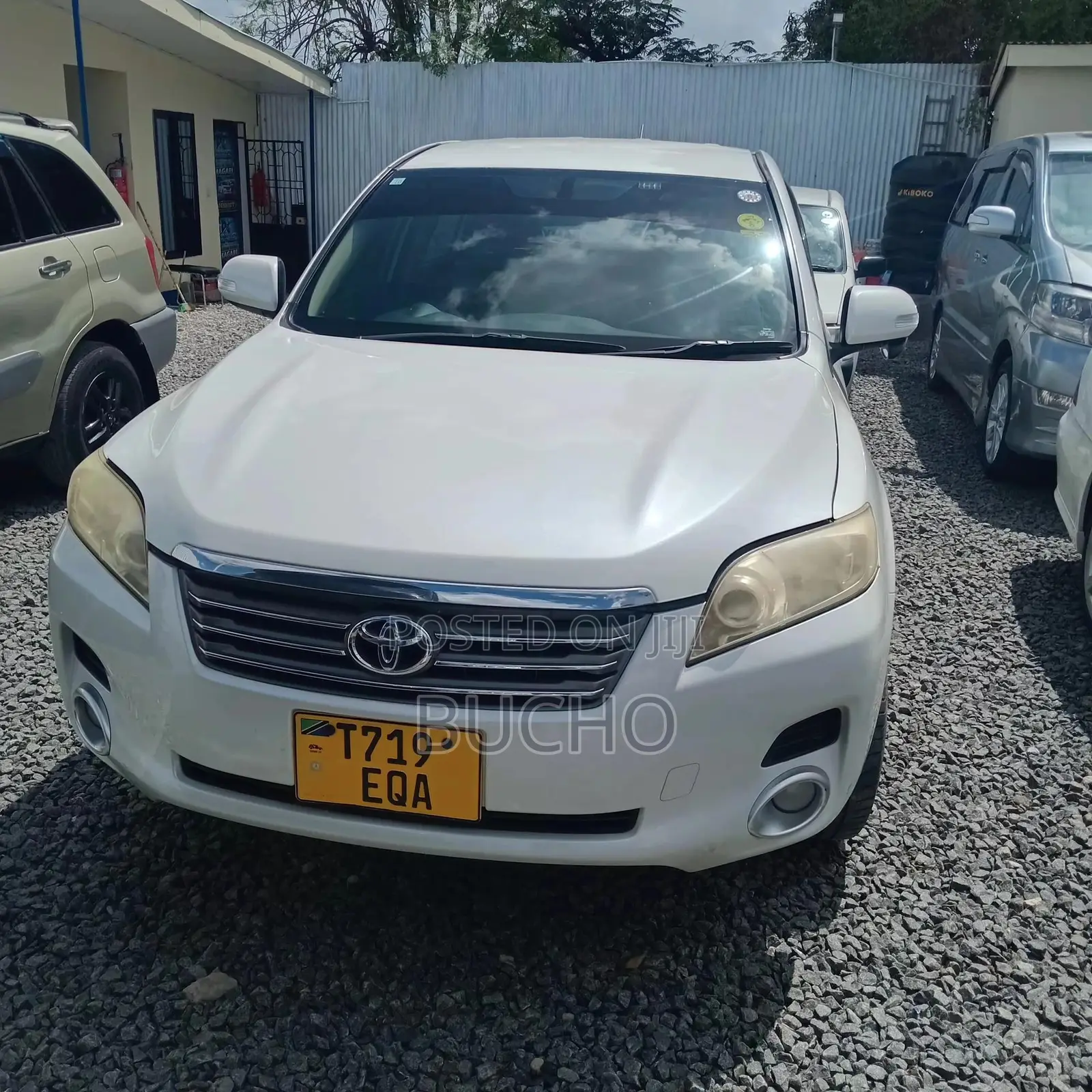 Toyota Vanguard 2010 White