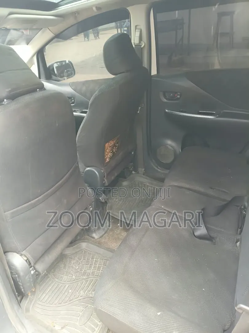 Toyota Ractis 2005 White
