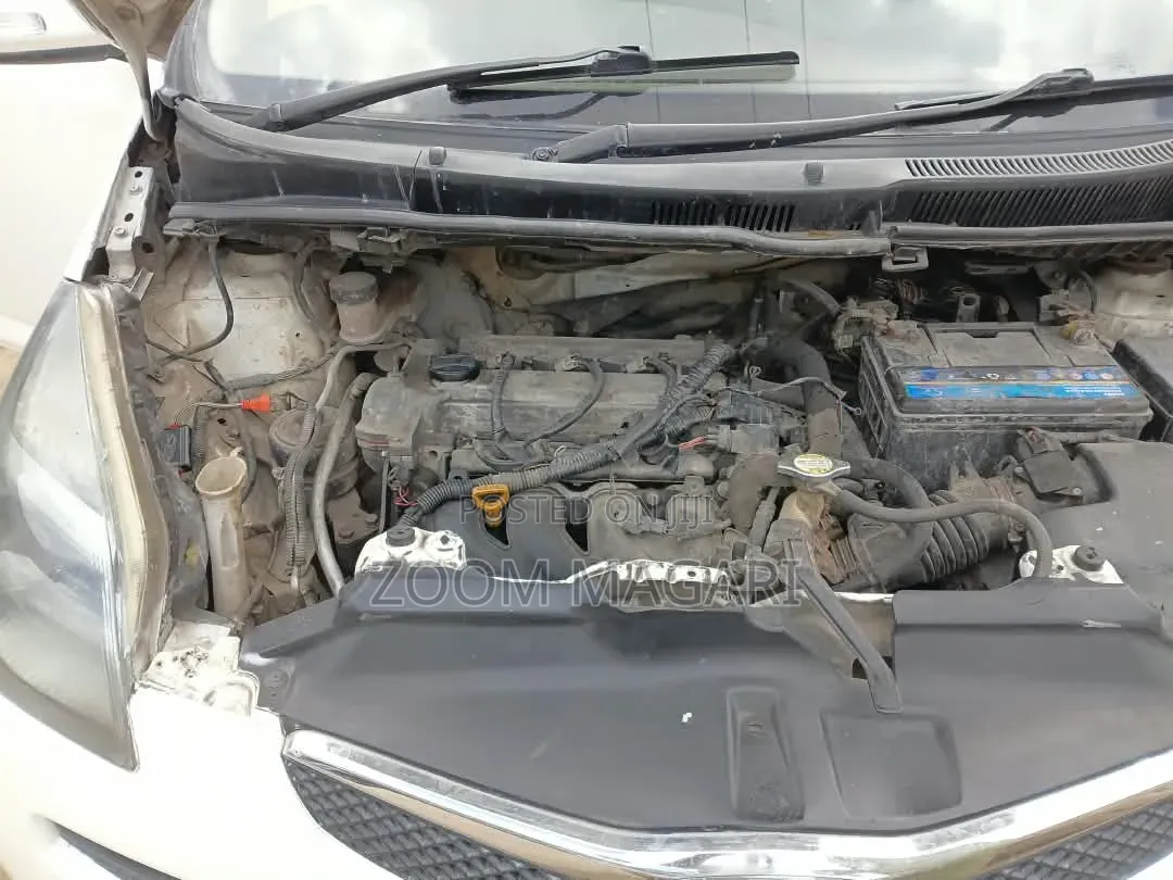 Toyota Ractis 2005 White