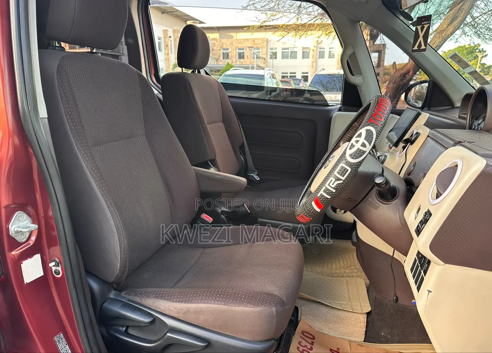 Toyota Spade 2013 Maroon