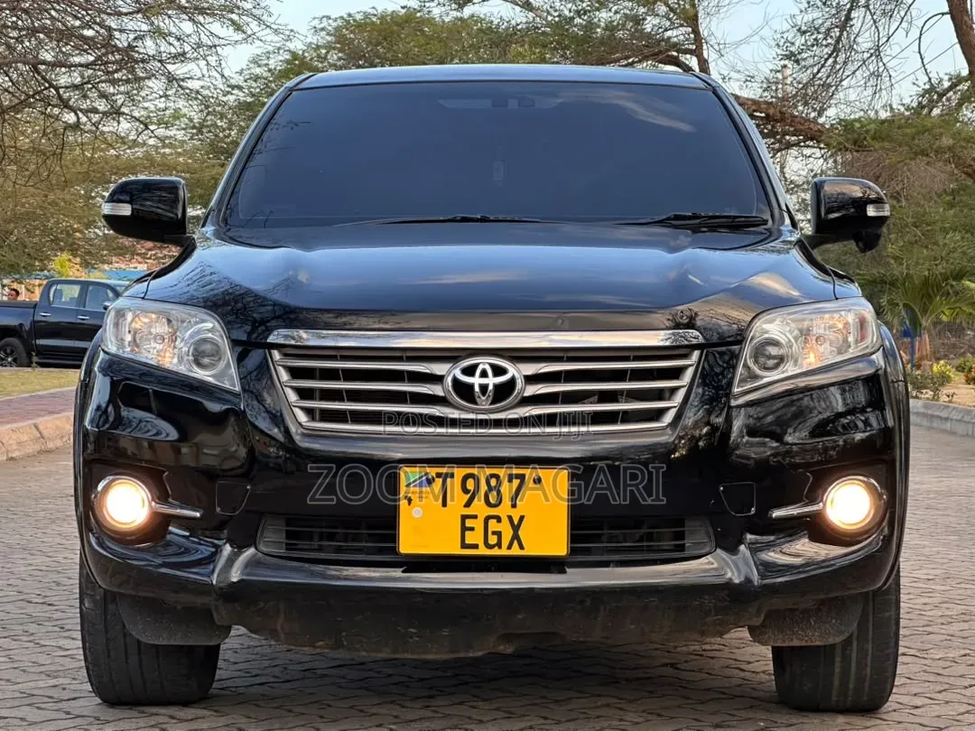 Toyota Vanguard 2013 Black
