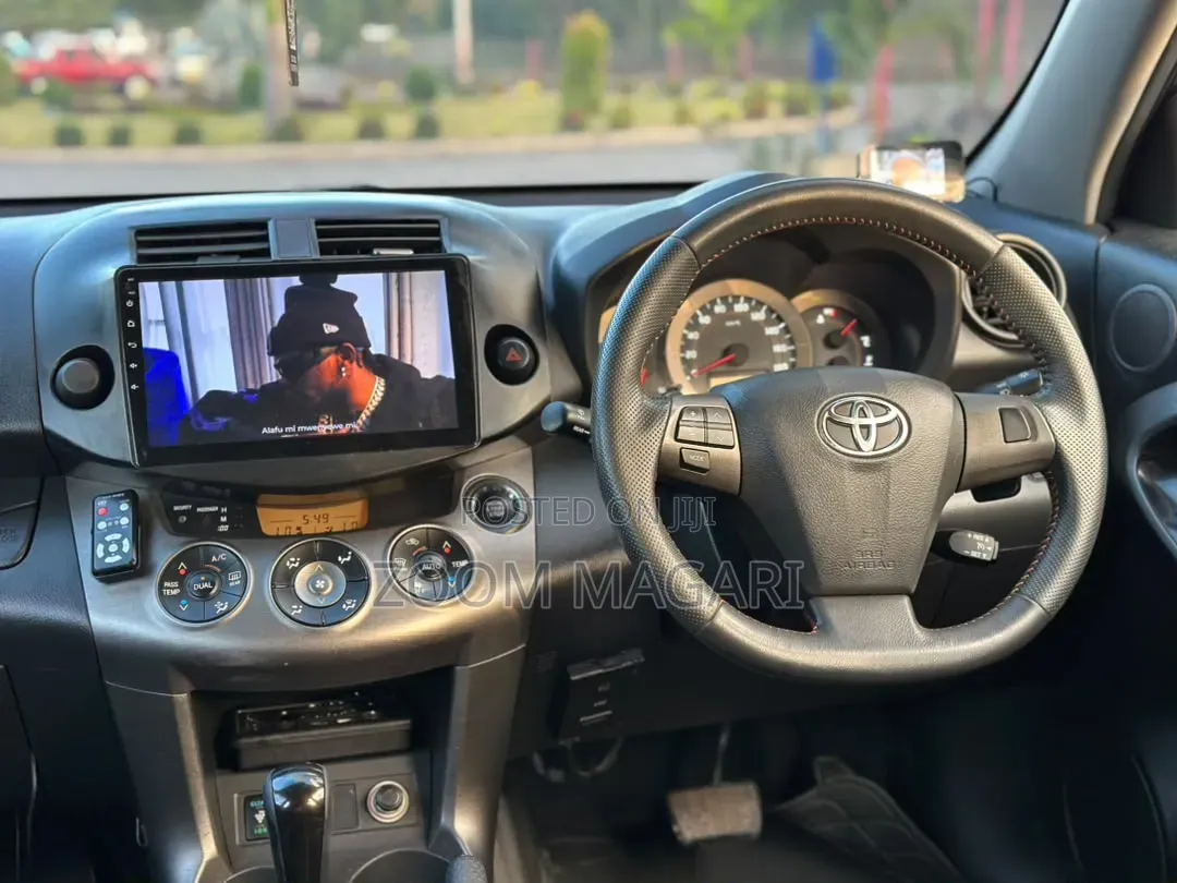 Toyota Vanguard 2013 Black