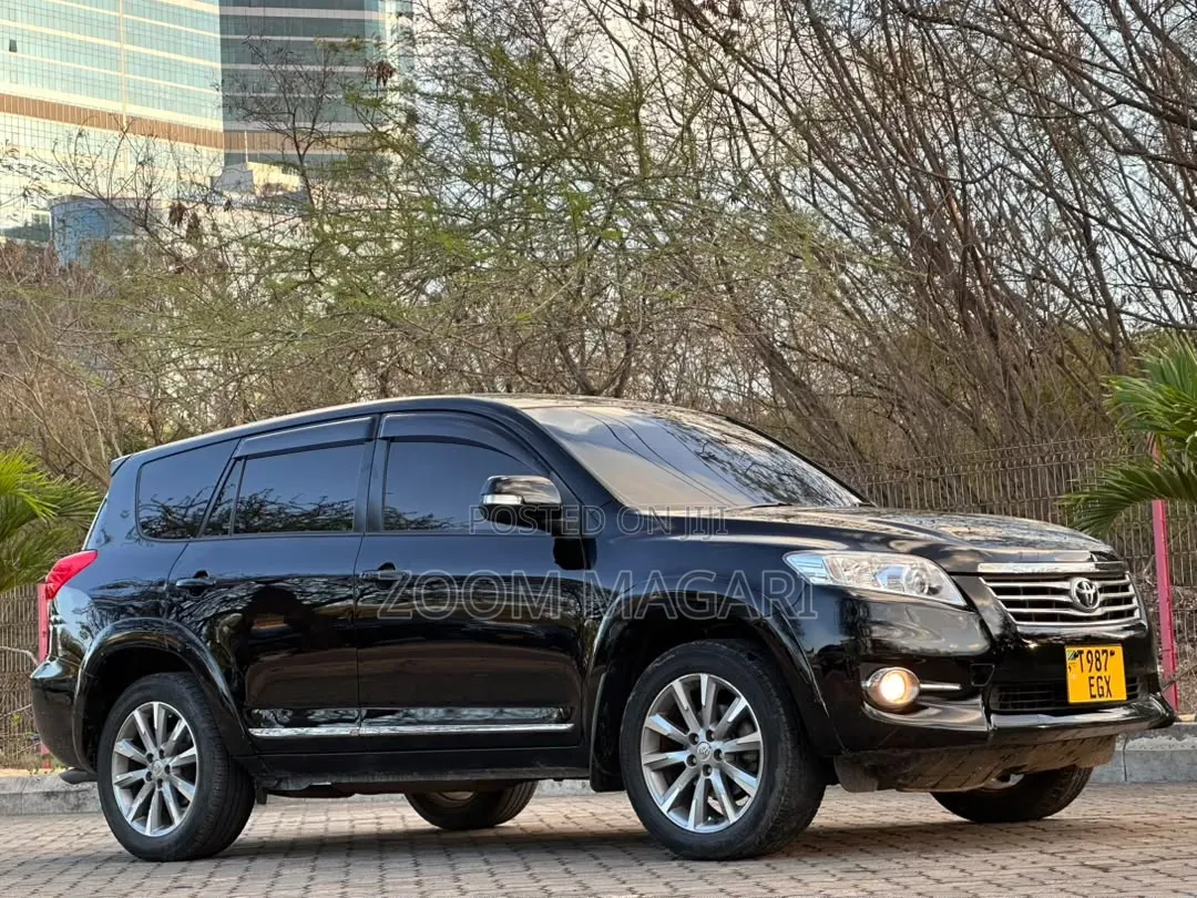 Toyota Vanguard 2013 Black