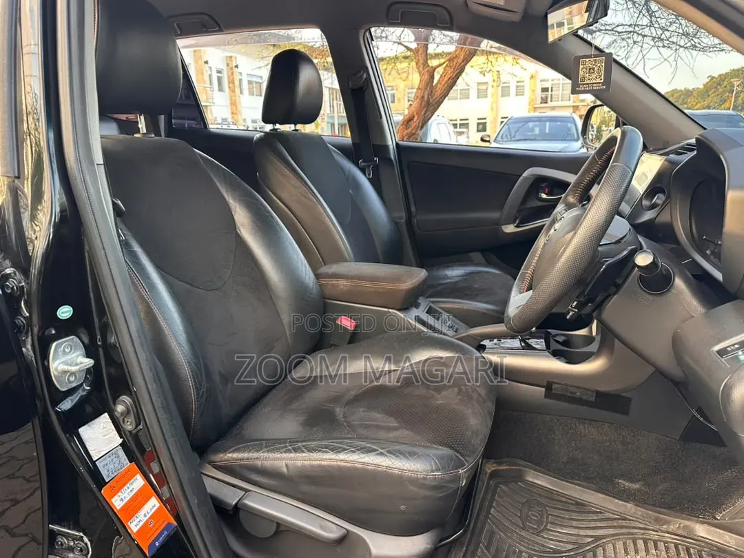 Toyota Vanguard 2013 Black