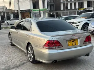 Toyota Crown Royale 2005 Silver
