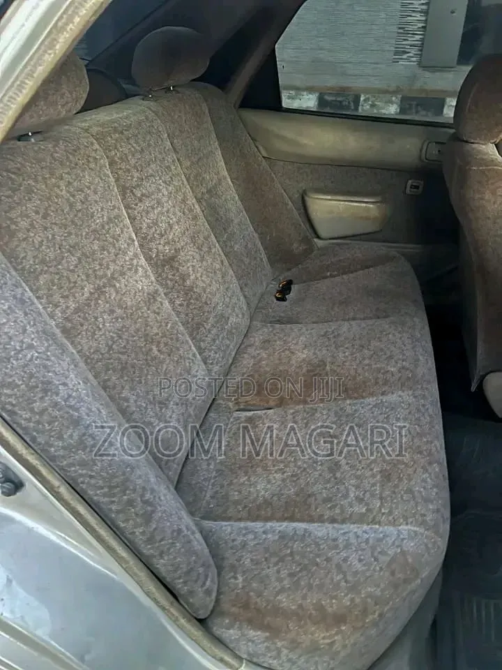 Toyota Sprinter 2000 Silver