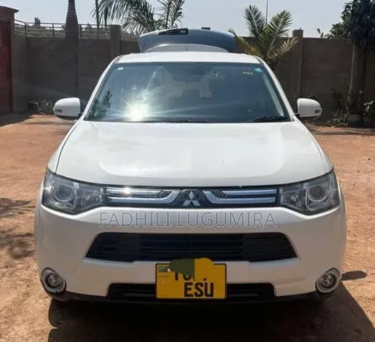 Mitsubishi Outlander 2014 White