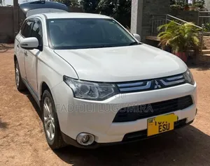 Mitsubishi Outlander 2014 White