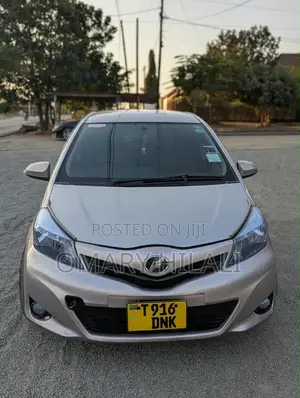 Toyota Vitz 2006 Silver