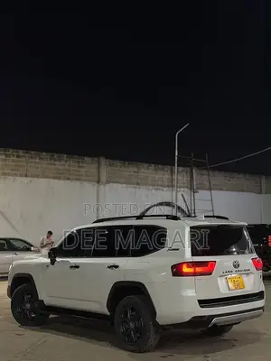 Toyota Land Cruiser 2024 White