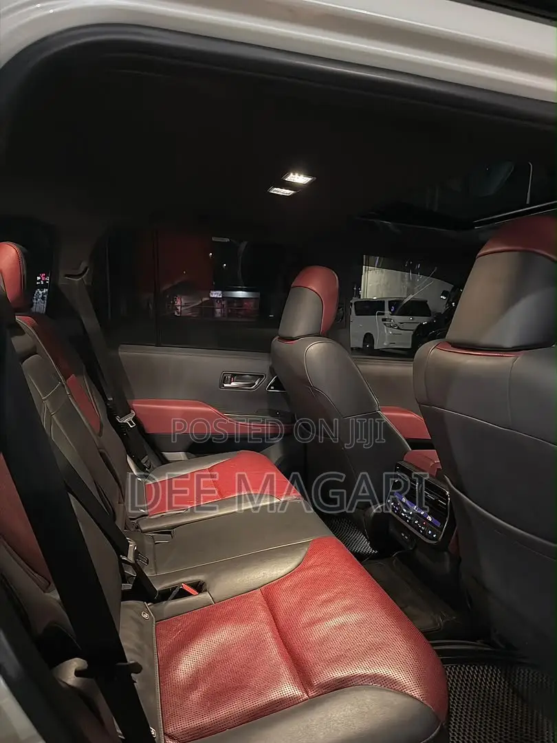 Toyota Land Cruiser 2024 White