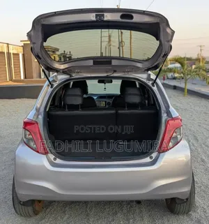 Toyota Vitz 2012 Silver