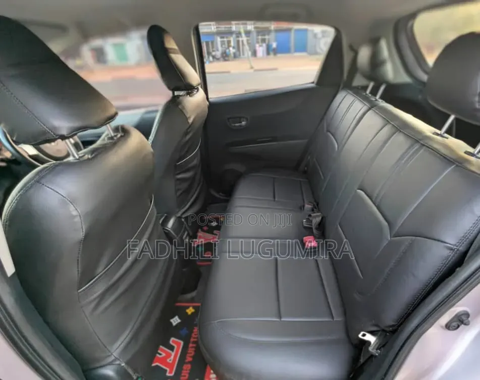 Toyota Vitz 2012 Silver