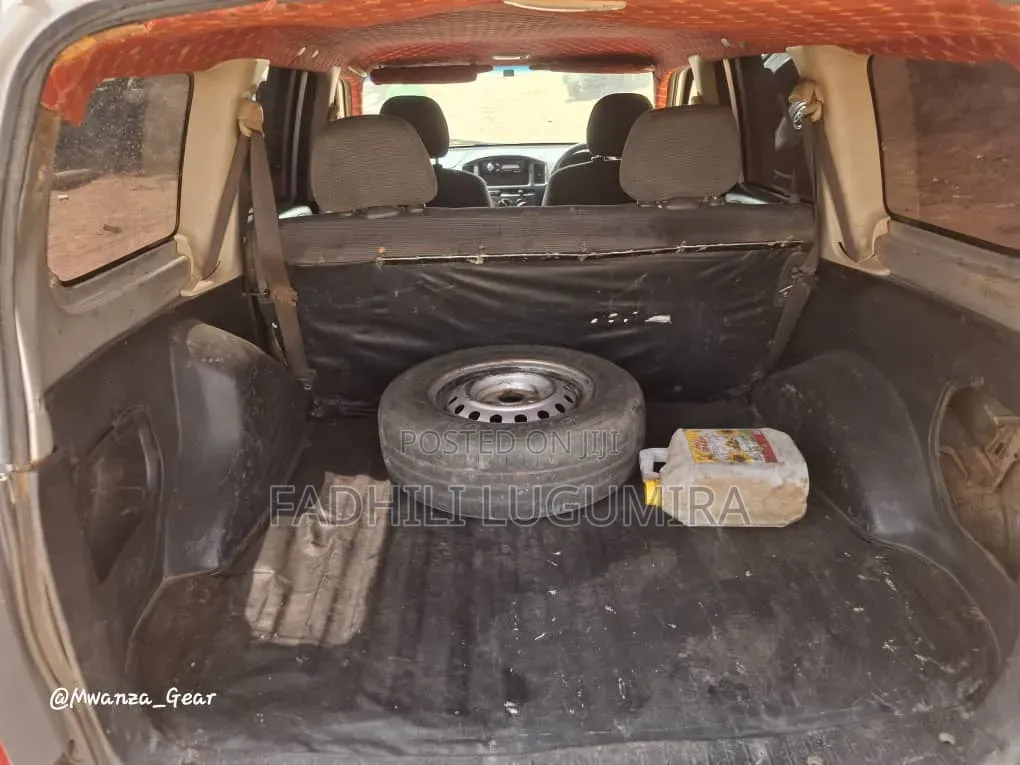Toyota Succeed 2004 Silver