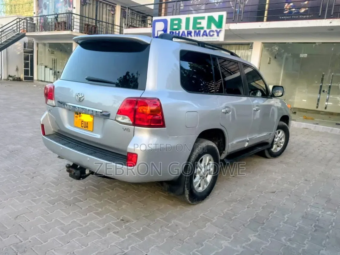 Toyota Land Cruiser 4.5 V8 DLX 2015 Silver