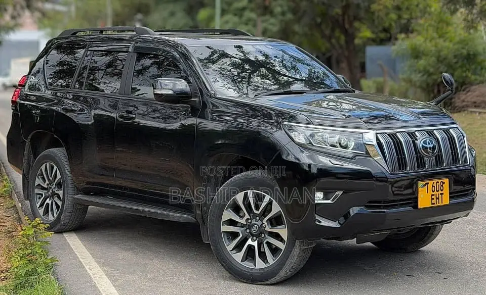 Toyota Land Cruiser Prado 2.7 2022 Black
