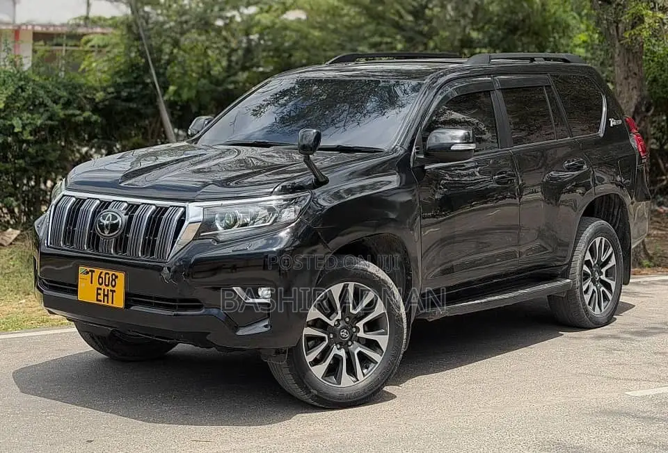 Toyota Land Cruiser Prado 2.7 2022 Black