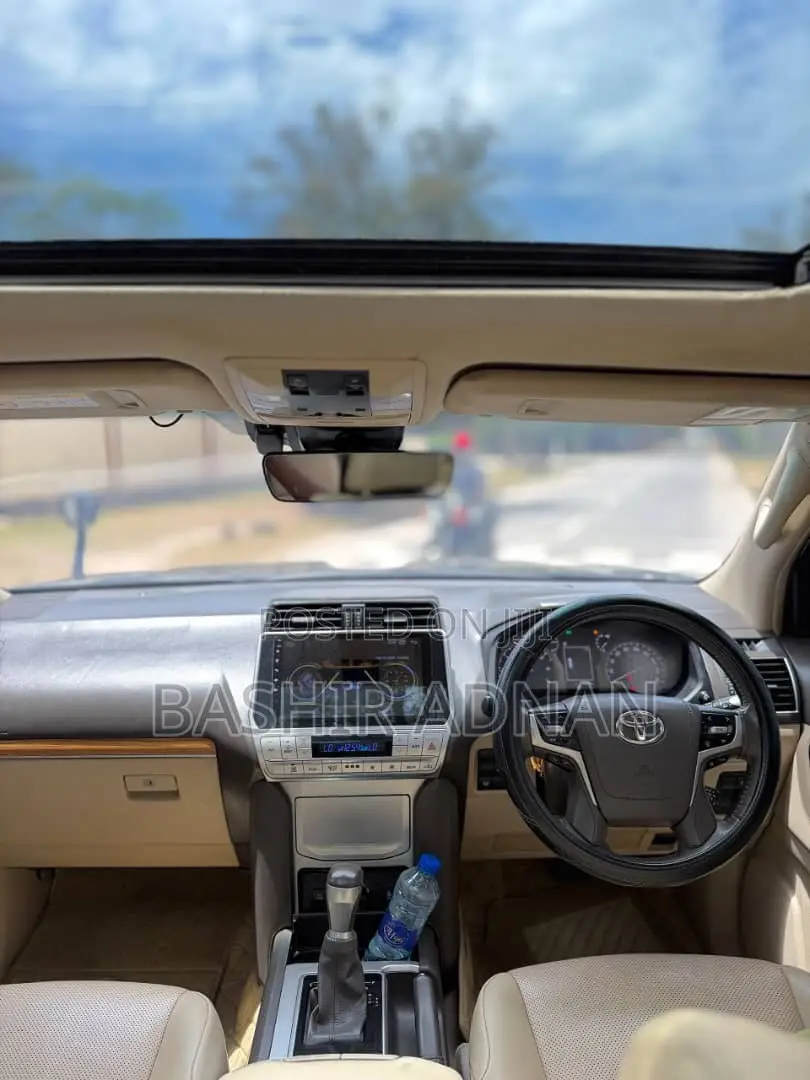 Toyota Land Cruiser Prado 2.7 2022 Black