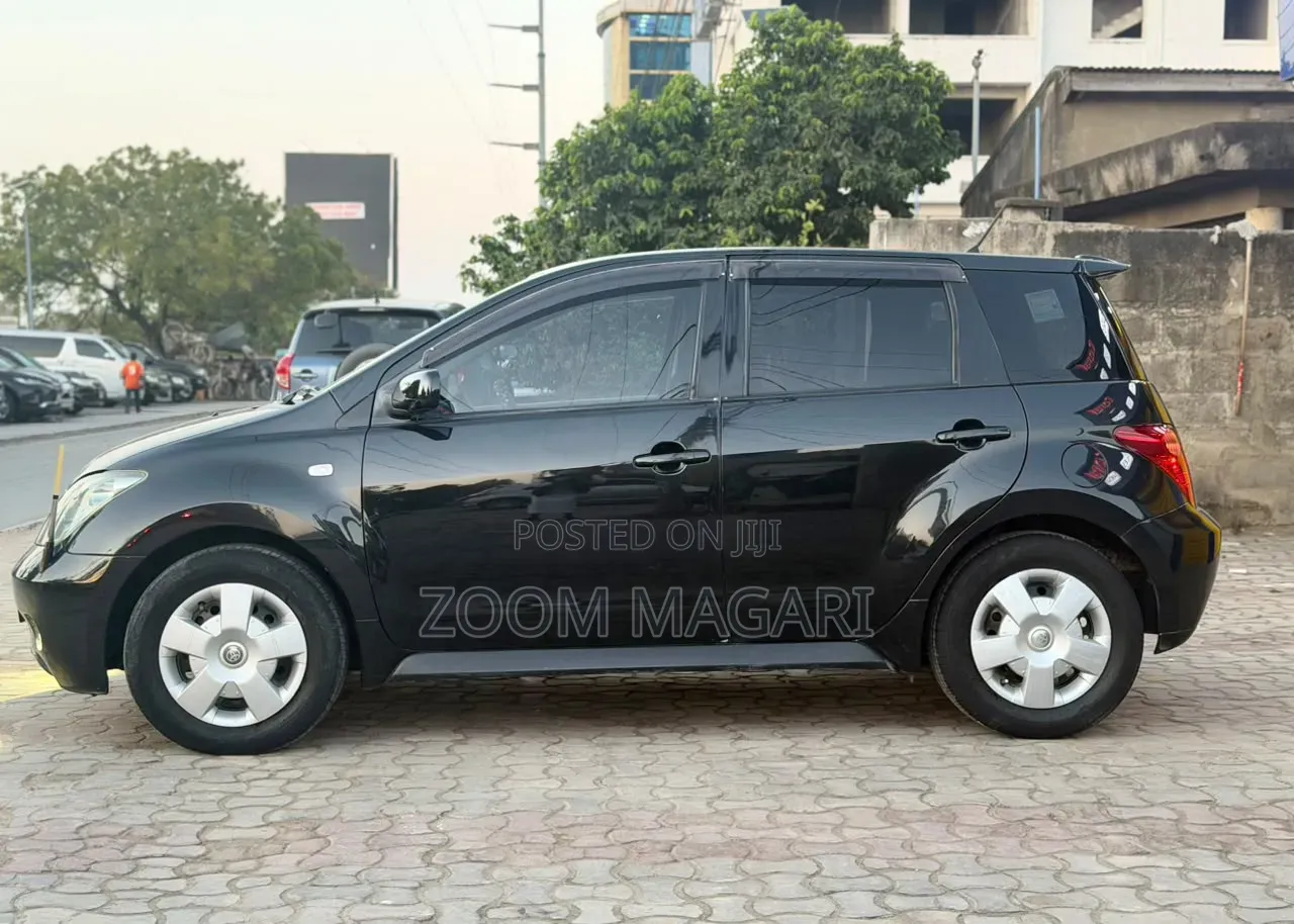 Toyota IST 2006 Black