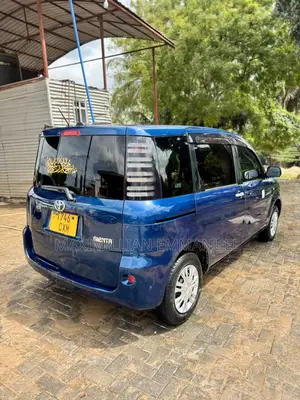 Toyota Sienta 2006 Blue