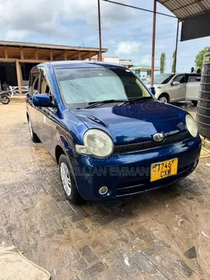 Toyota Sienta 2006 Blue