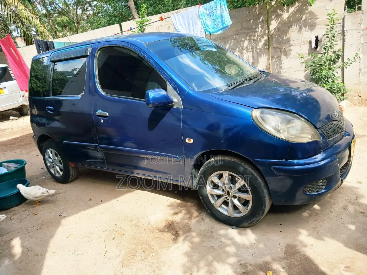 Toyota Fun Cargo 2003 Blue