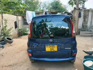 Toyota Fun Cargo 2003 Blue