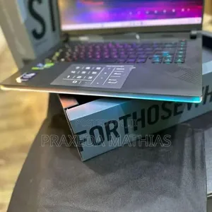 New Laptop Asus ROG Strix G16 32GB Intel Core Ultra 9 SSD 1T