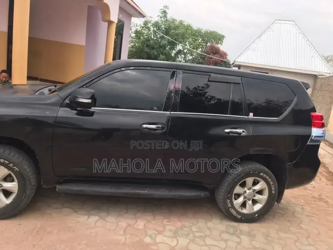 Toyota Land Cruiser Prado Kakadu 2018 Black