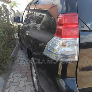 Toyota Land Cruiser Prado Kakadu 2018 Black