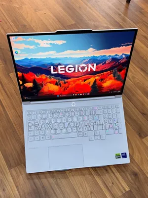 New Laptop Lenovo Legion 7 32GB Intel Core Ultra 9 SSD 1T