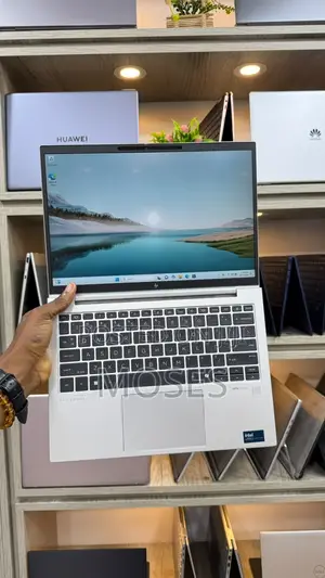 Laptop HP Elitebook 830 G11 16GB Intel Core Ultra 7 SSD 512GB
