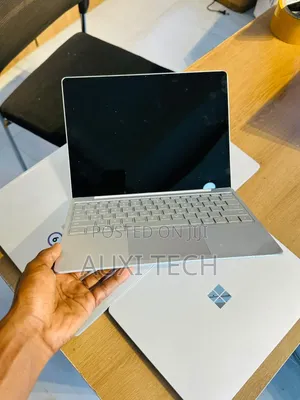Laptop Microsoft Surface Go 8GB Intel Core i5 SSD 128GB
