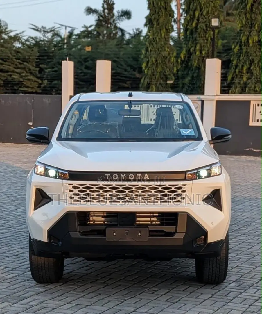 Toyota Hilux 2026 Pearl