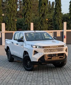Toyota Hilux 2026 Pearl