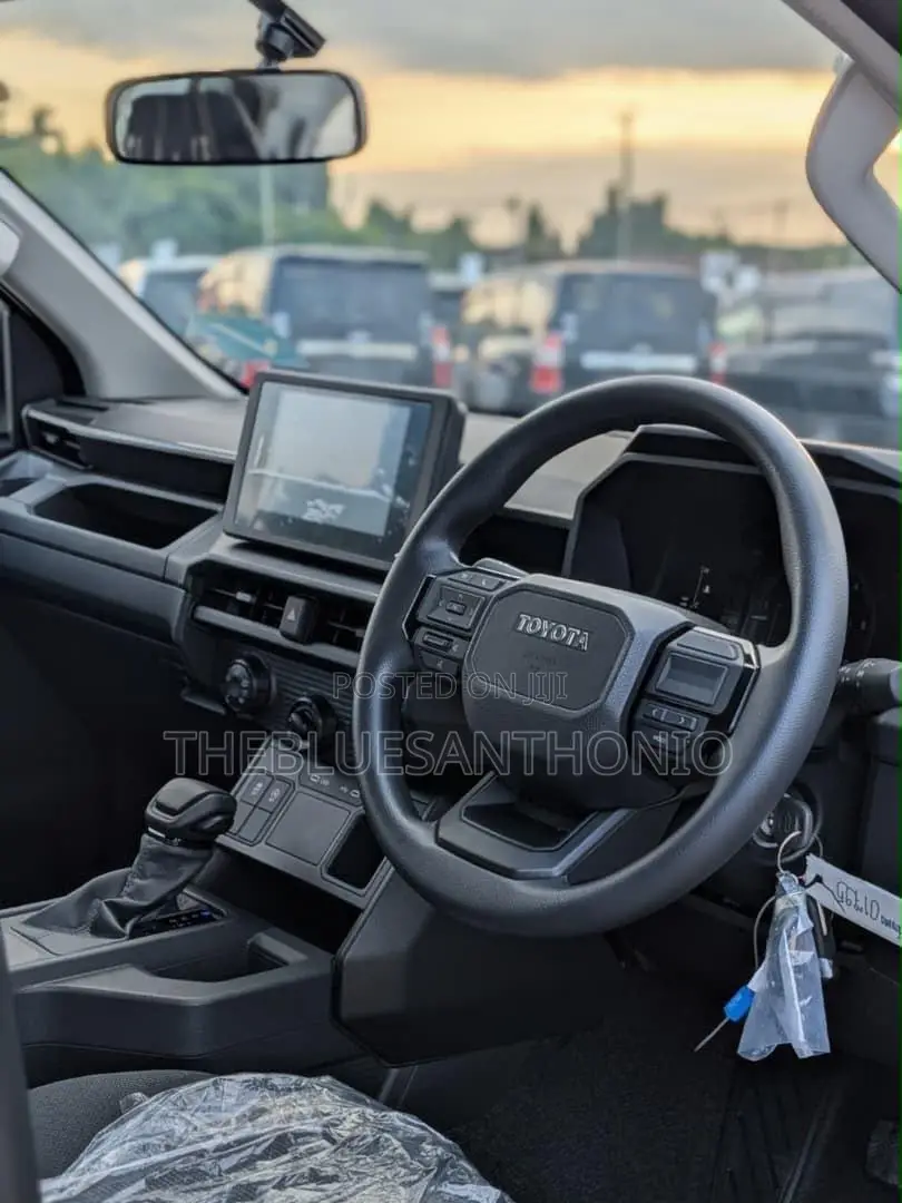 Toyota Hilux 2026 Pearl
