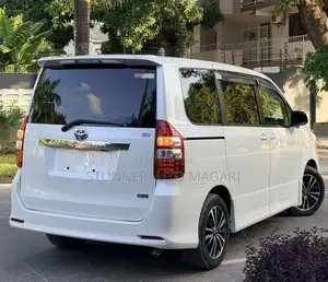 Toyota Noah 2011 White